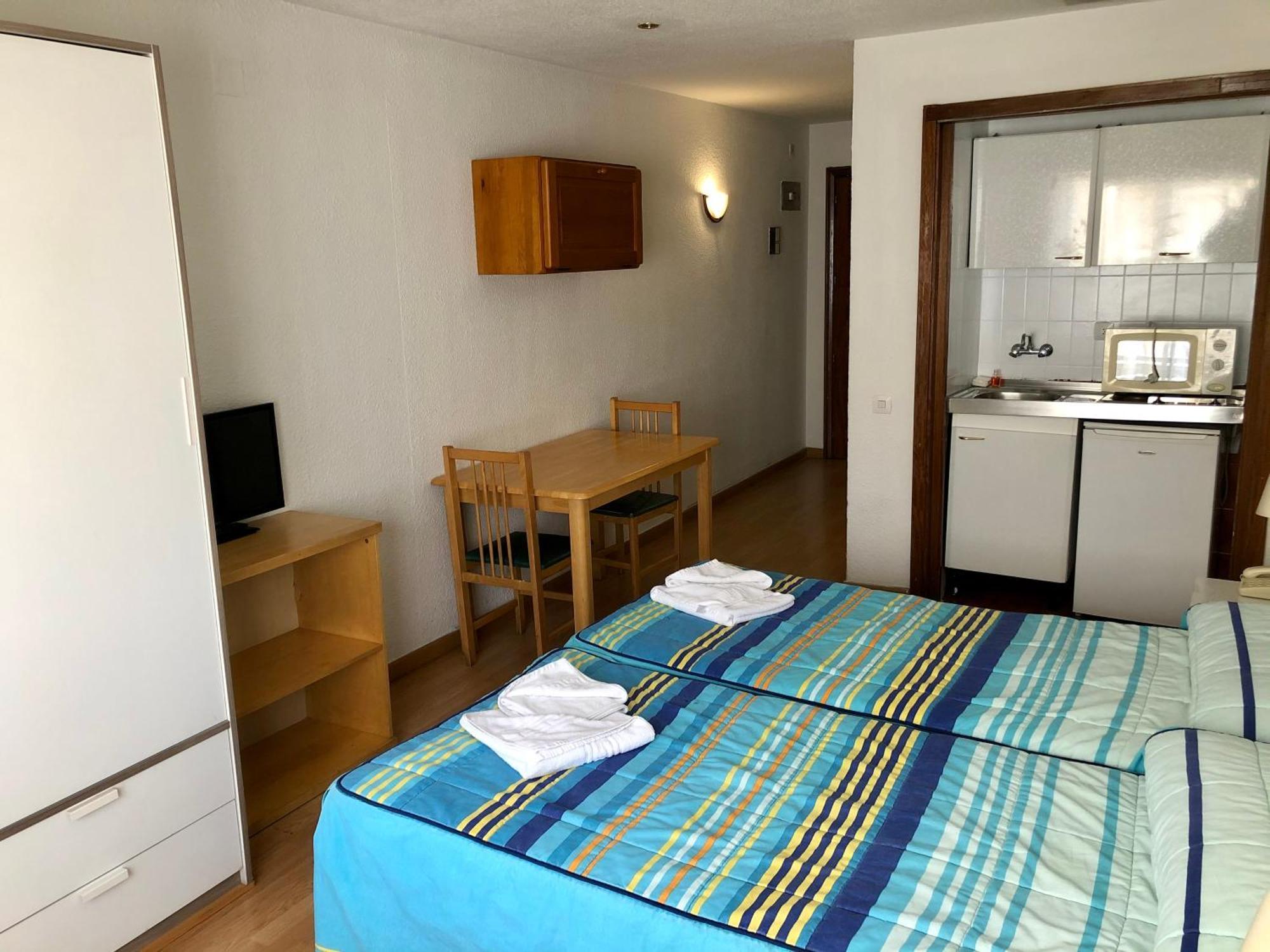 Apartamentos Goya 75 — Photos 3